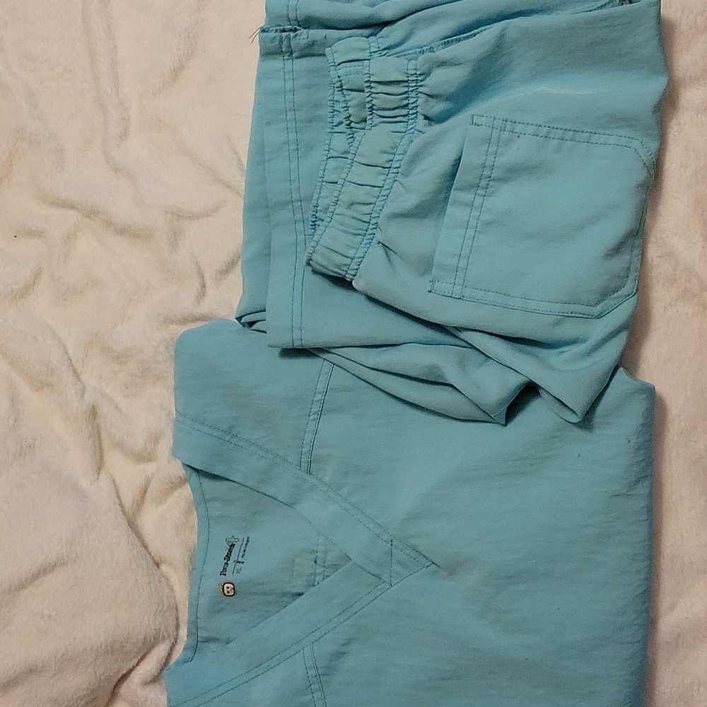 Wonder wink flex scrubs